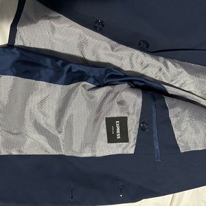 Men’s 42s express blazer.